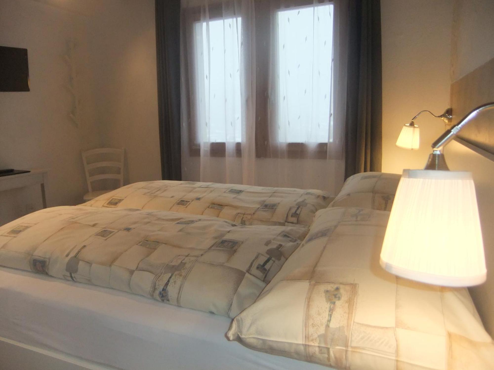 Hotel Weisshorn Goms Rum bild