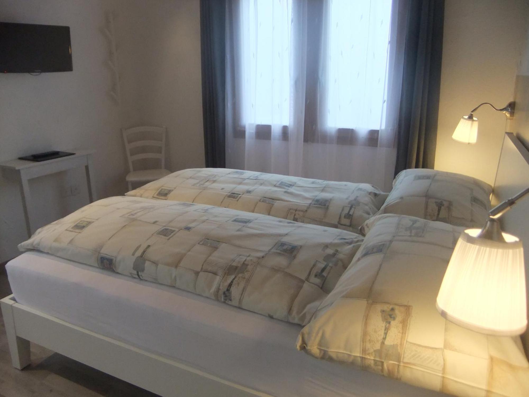 Hotel Weisshorn Goms Rum bild