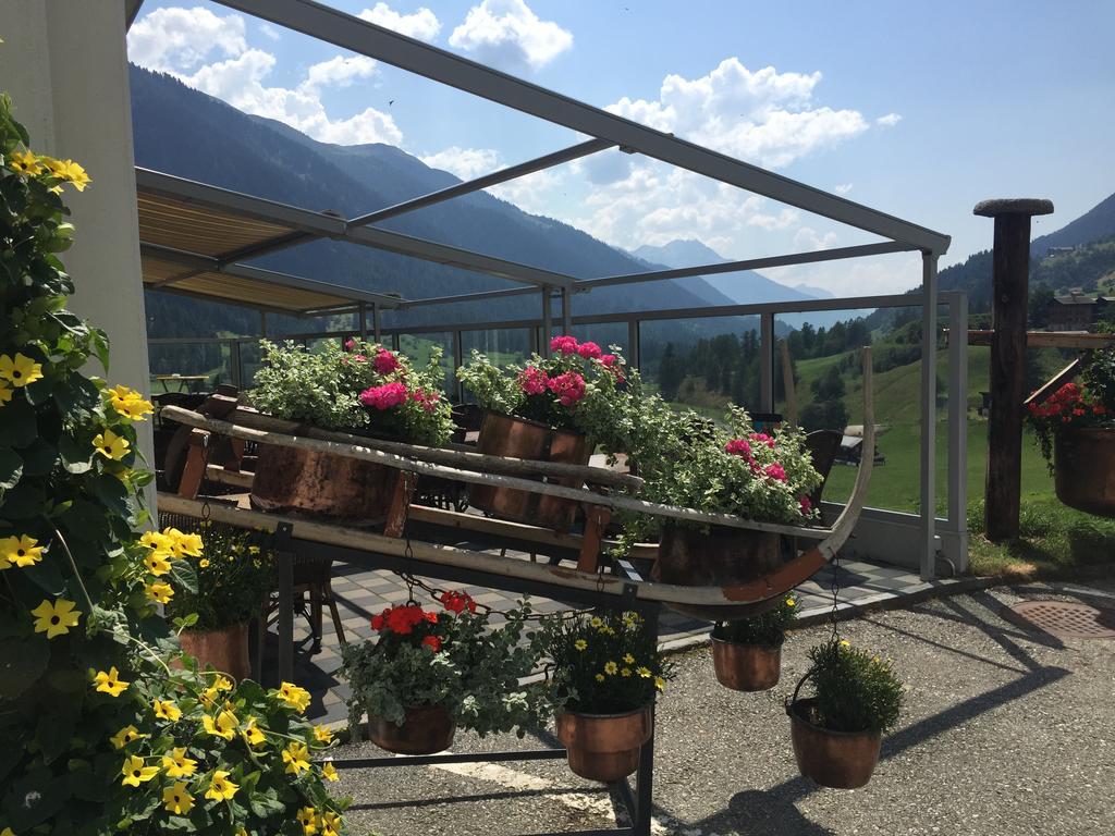 Hotel Weisshorn Goms Exteriör bild